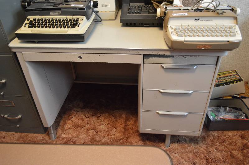 lot 1694 image: Metal Desk Old School (Desk only)