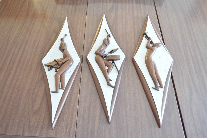 lot 1712 image: Mid-century Modern music-themed Wall Decor 3 pcs