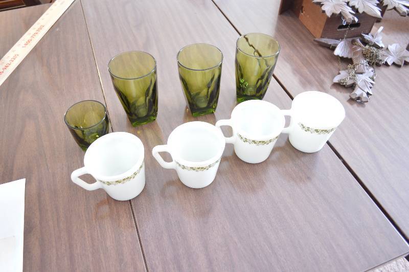 lot 1717 image: Green Cups