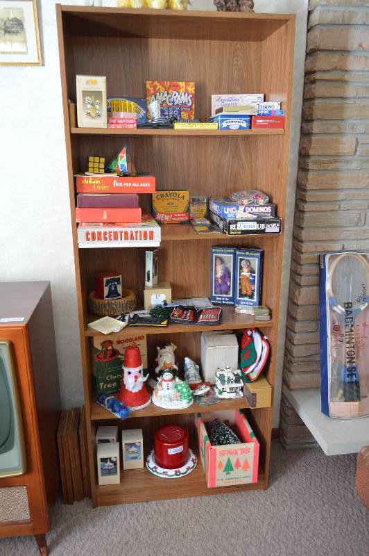 lot 1754 image: Two shelving units - Contents not included - tall