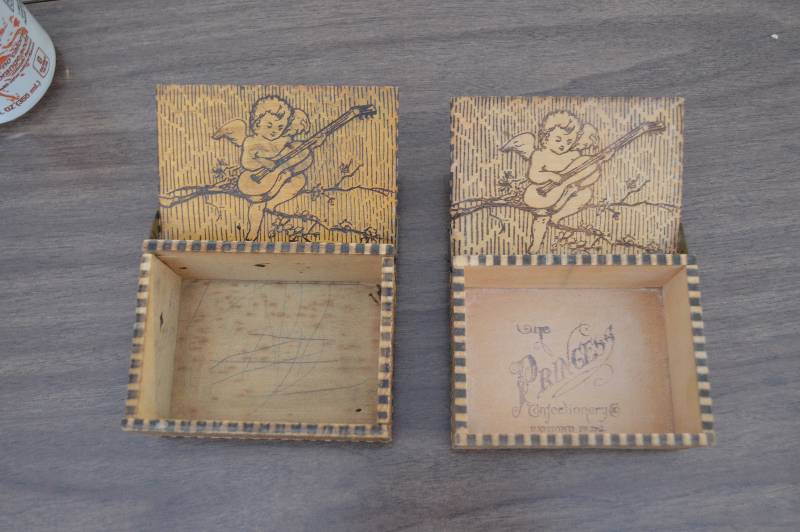 lot 1762 image: Confectionary candy boxes