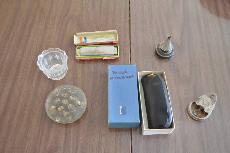 lot 1766 image: Vintage lot of assorted knick knacks Mouse trap, Pocket microscope, harmonica, and more COOL