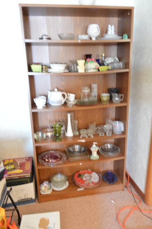 lot 1789 image: Shelving unit Contents not included