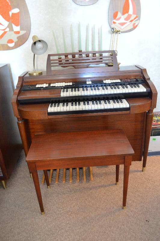 lot 1792 image: Orgasonic - Baldwin organ