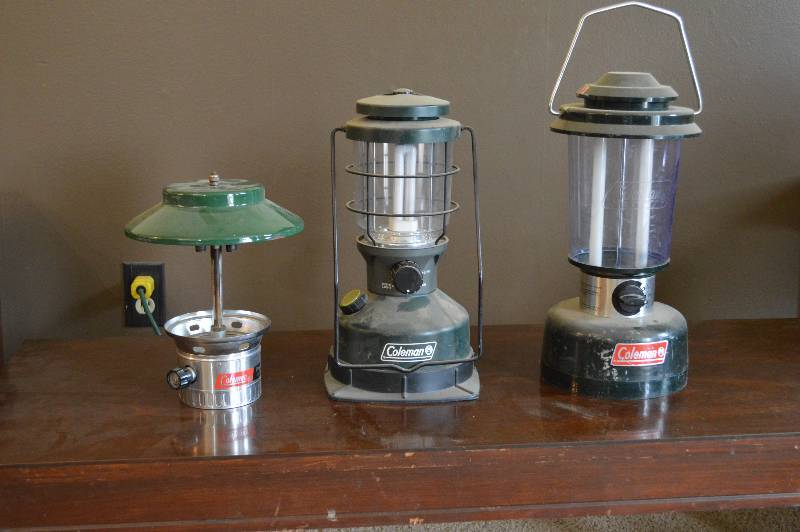 lot 1156 image: Coleman lanterns