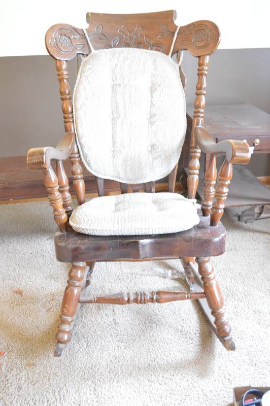 lot 1160 image: Rocking Chair