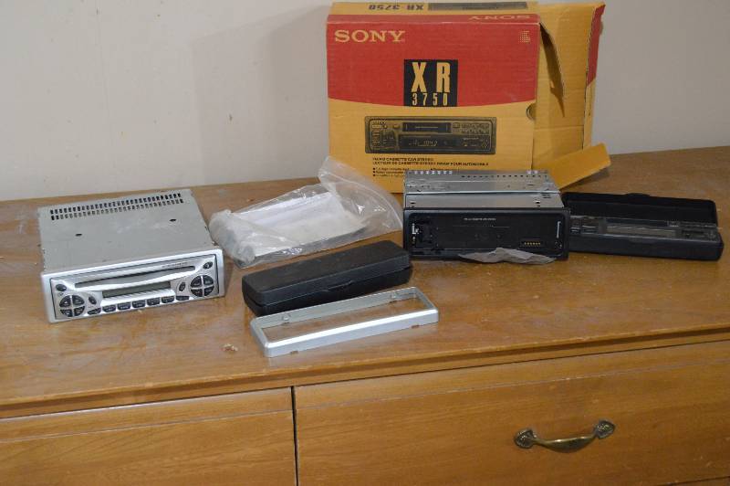 lot 1184 image: 2 car stereo  cd player - one is Sony