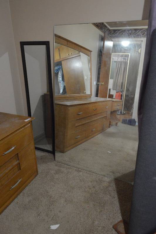 lot 1190 image: Door mirror and (2) plate glass mirror 35 by 56.25