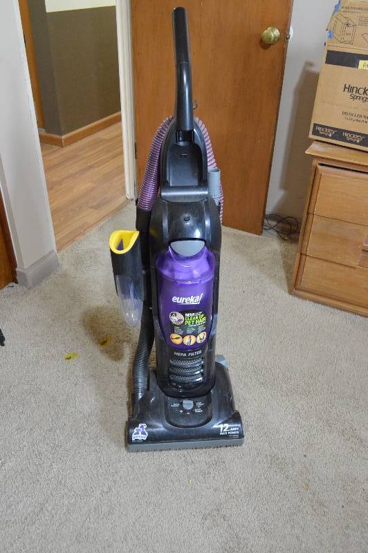 lot 1192 image: Eureka vacuum