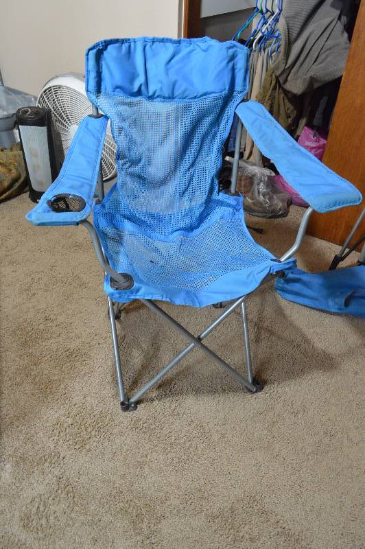 lot 1201 image: Chair with bag