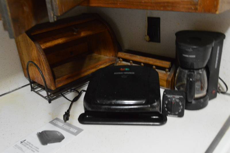 lot 1215 image: All contents of kitchen cabinets and drawers - BIG LOT - bring boxes  tubs