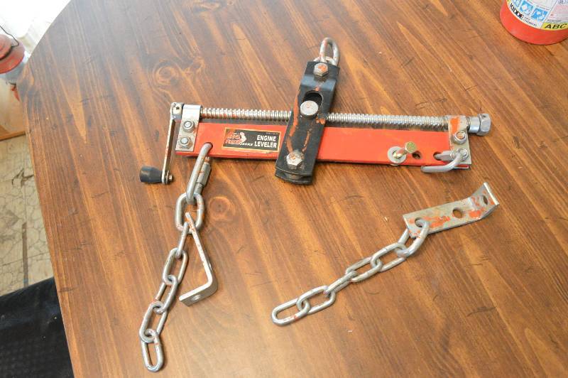lot 1231 image: Engine leveler