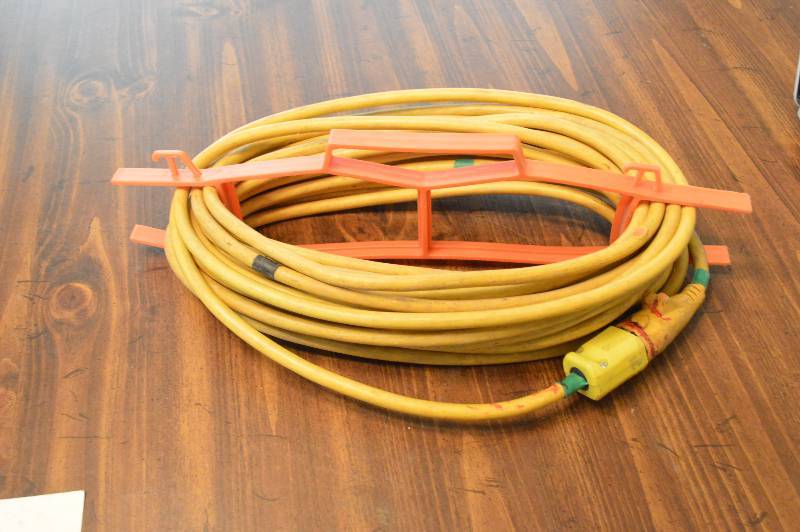 lot 1242 image: Cord on winder
