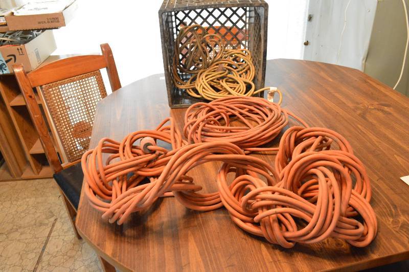 lot 1258 image: Crate with 3 extension cords