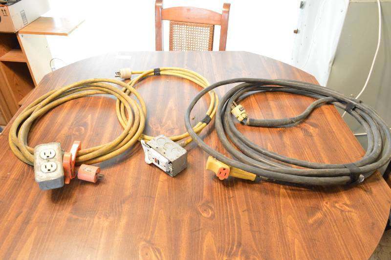lot 1262 image: 3 extension cords