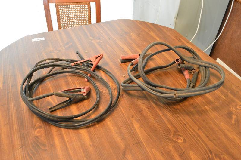 lot 1263 image: 2 jumper cables - one has bad spot in insulation