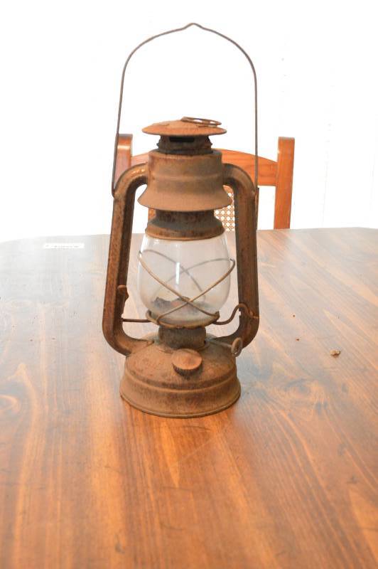 lot 1266 image: Lantern