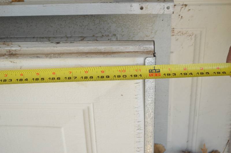 lot 1975 image: (4) 16 by 21 garage door panels