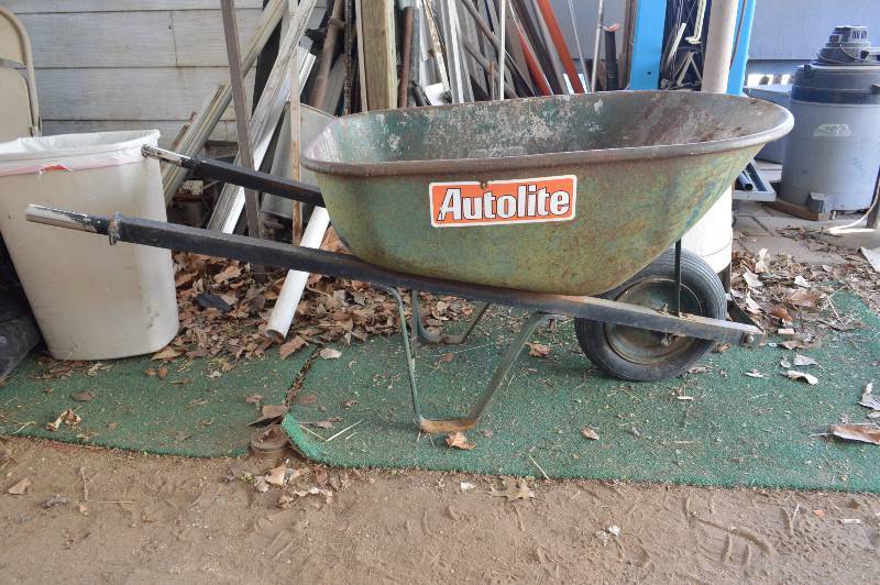 lot 1979 image: Wheelbarrow