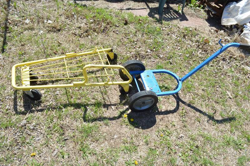 lot 2480 image: Blue cart on wheels and shopping cart base