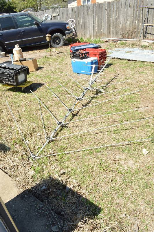 lot 2489 image: Aluminum antenna