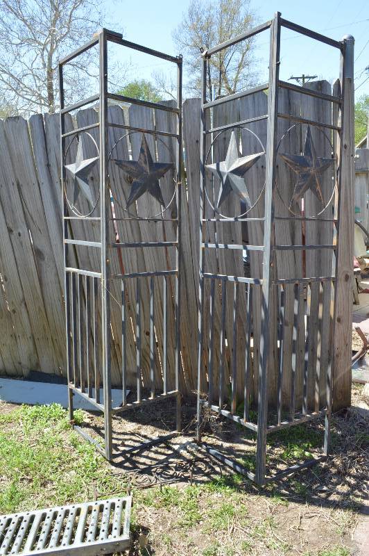 lot 2502 image: 2 metal corner decorations with stars