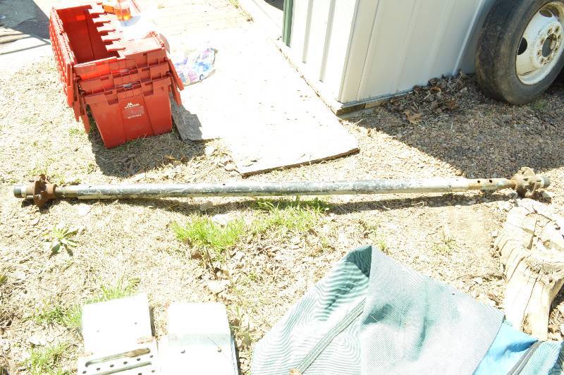 lot 2507 image: Axle - adjustable length
