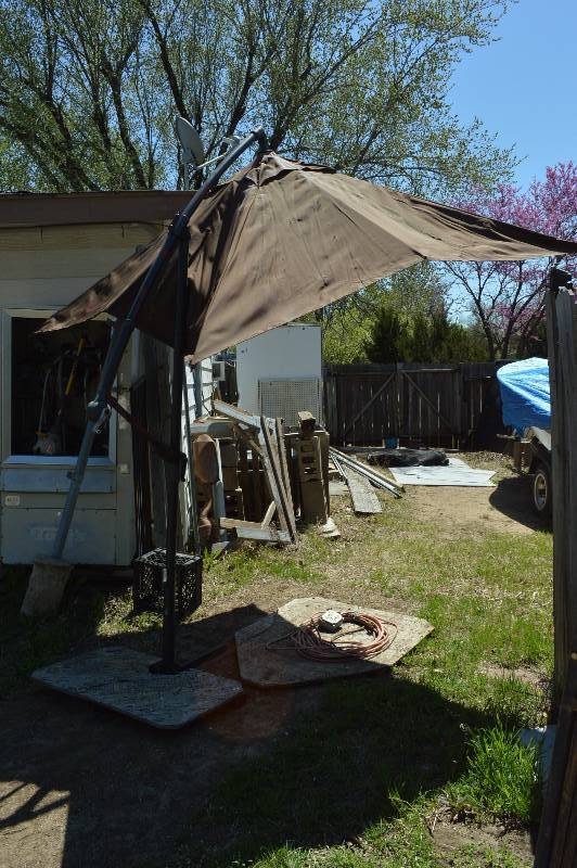 lot 2509 image: Patio umbrella on base