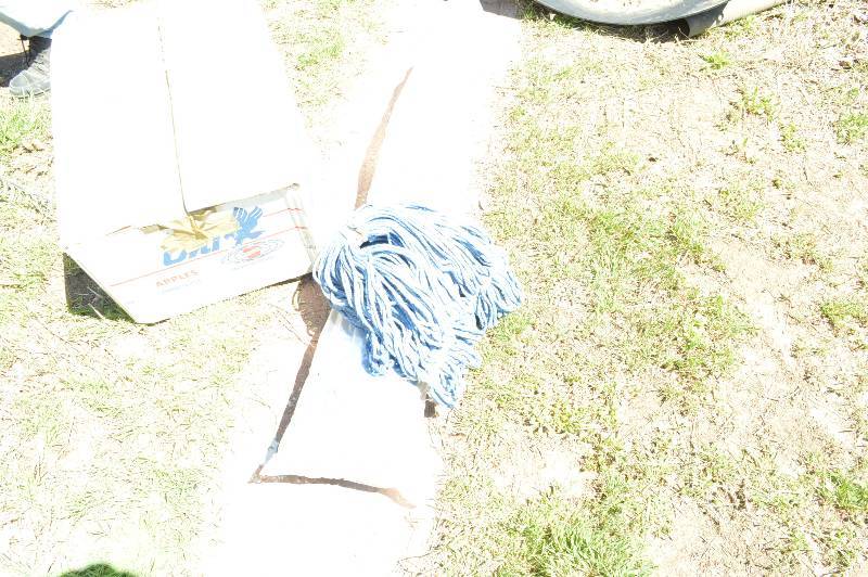 lot 2510 image: 4 mop heads
