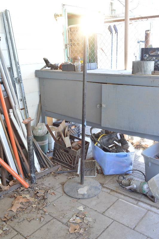 lot 2535 image: Work light on stand