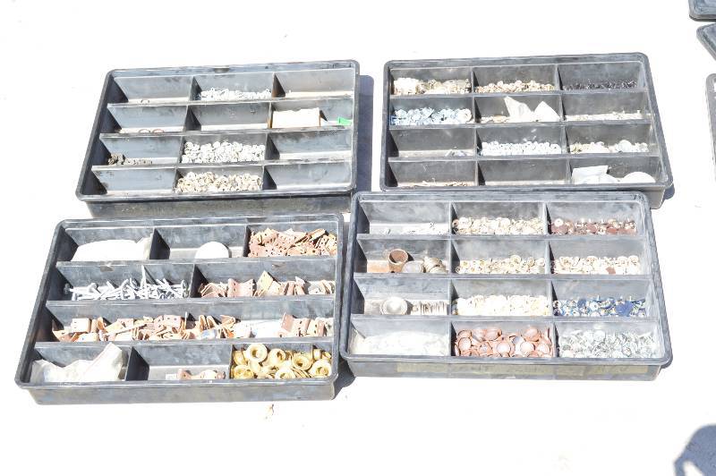 lot 2537 image: 4 parts containers with lids
