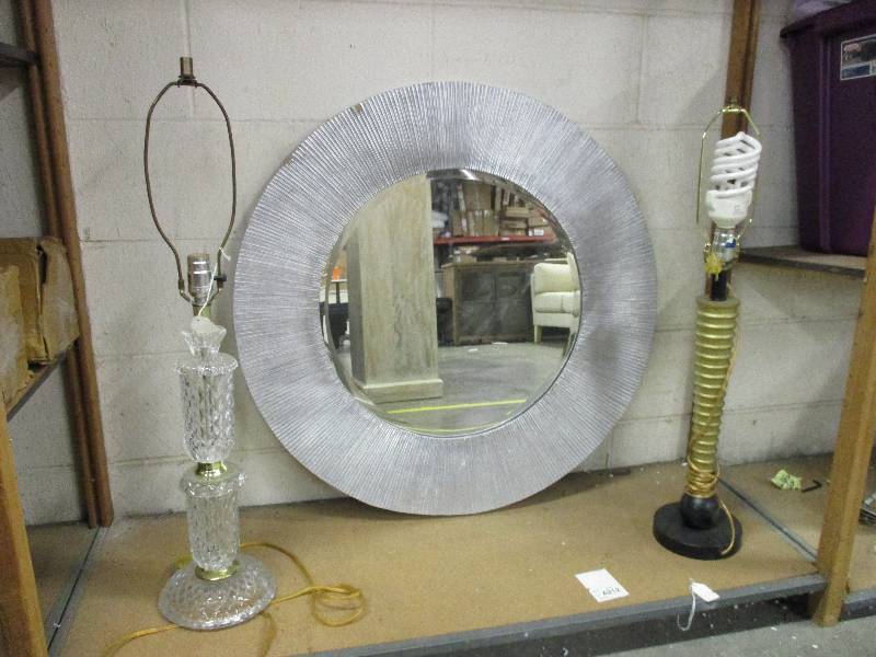 lot 19 image: Cool Round SIlver Mirror & Pair of Lamps