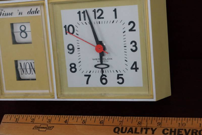 ♪ Vintage Westclox Electric Time'n Date Flip Clock-WORKS