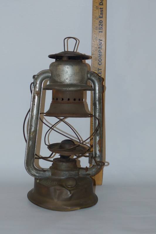 Old Embury Mfg.Co. Supreme No. 61 Kerosene Lamp/Lantern | Whole