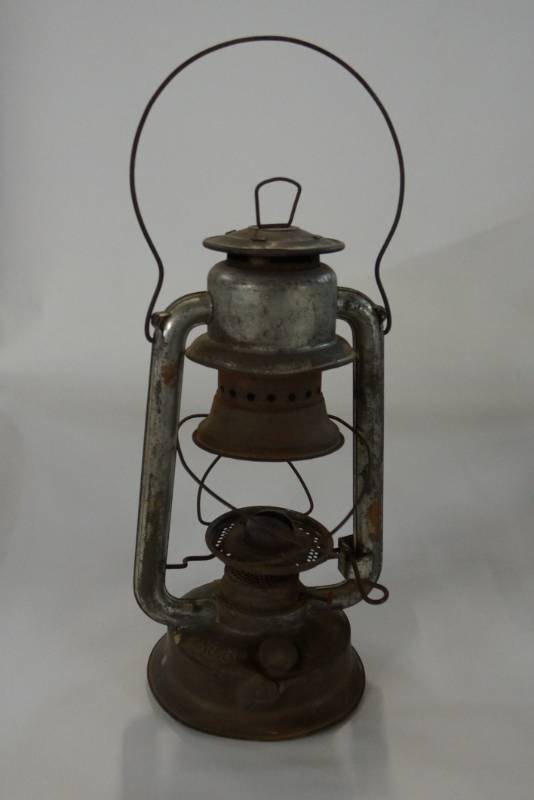 Old Embury Mfg.Co. Supreme No. 61 Kerosene Lamp/Lantern | Whole