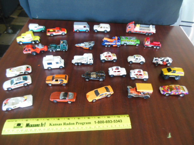 lot 6004 image: 29- 1980s Hotwheels