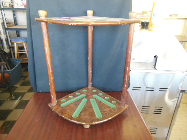 lot 6021 image: 22x13x15 125Corner Pool Stick Organizer