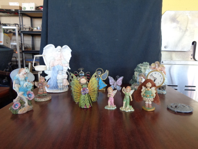 lot 6031 image: Angel Figurines