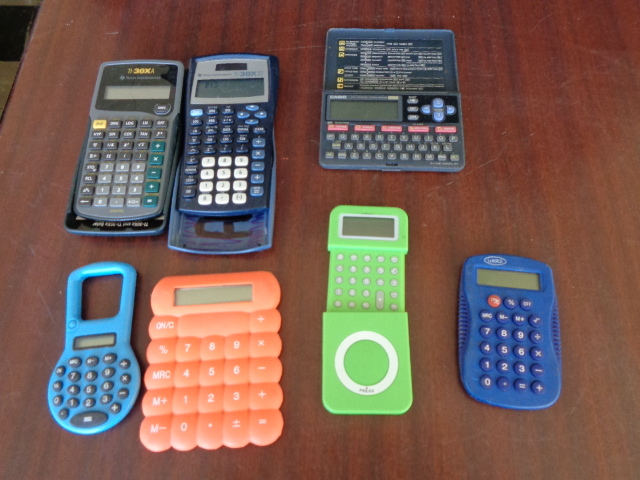 lot 6066 image: 7 Calculators
