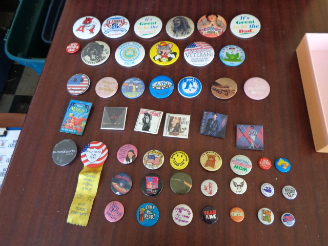 lot 6087 image: 48 Misc Buttons
