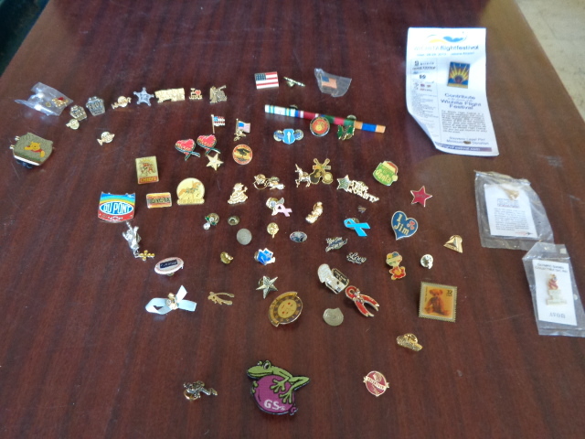 lot 6089 image: Collector Pins