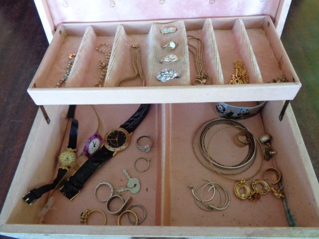 lot 6093 image: Jewerly Box with Misc Jewelry