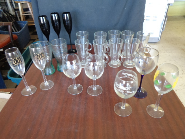 lot 6111 image: Misc wine Glasses and Cups