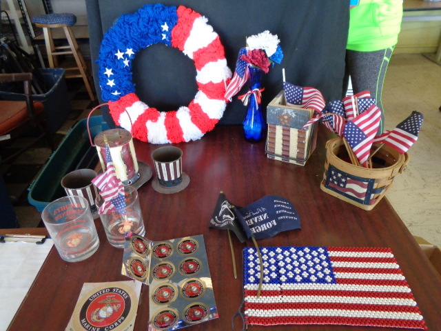 lot 6121 image: 4th of July Dcor