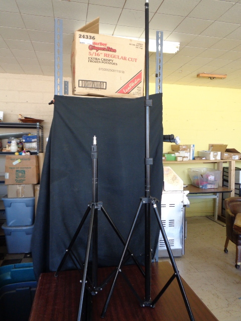 lot 6148 image: 2 Camera Tripods