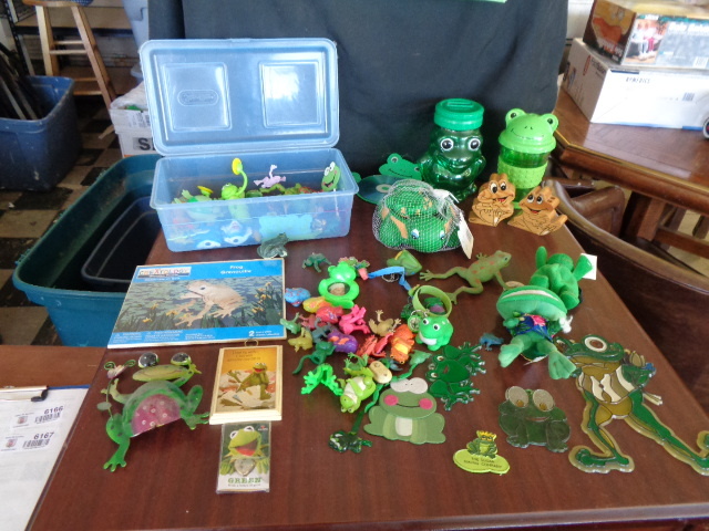 lot 6161 image: Misc Frog Dcor