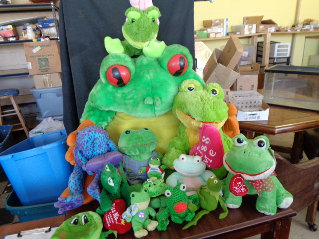 lot 6188 image: Plush Frog Lot