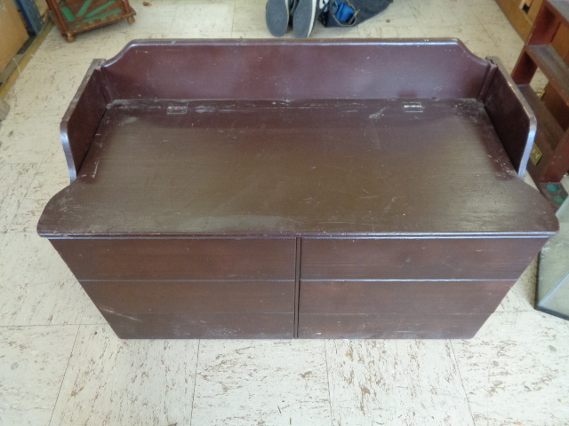 lot 6198 image: 35x22 12x16 Wood Toy Box