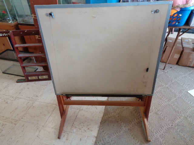 lot 6200 image: Foldingadjustable Drafting Table