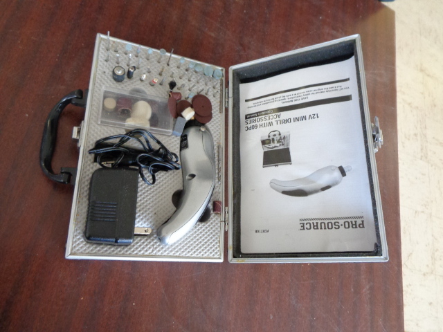 lot 6220 image: Pro-Source Dremel Tool with Attachments and Case